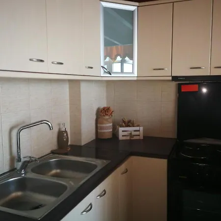 Kikilia's Cozy Sea View Апартаменты