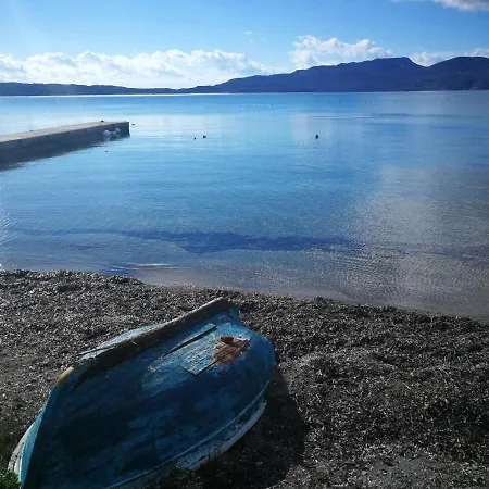 Kikilia's Cozy Sea View Апартаменты Адамас