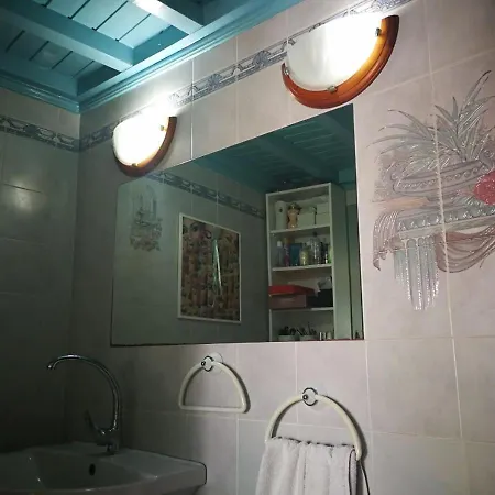Kikilia's Cozy Sea View * Адамас