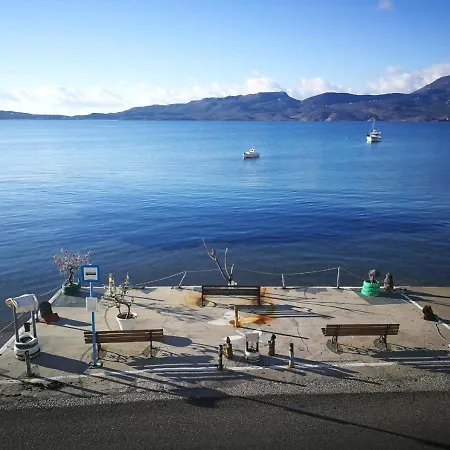 Kikilia's Cozy Sea View *